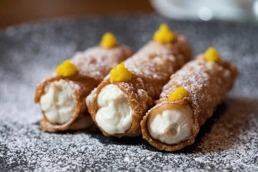 cannoli sicilian with ricotta filling pistachios
